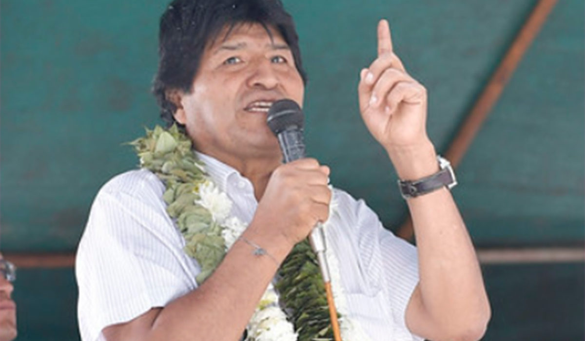 Cuando Evo Morales aplaudía a los reyes: la historia que intenta borrar